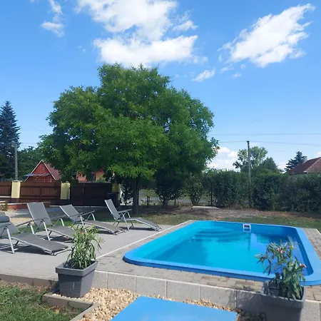 Szarcsa Holiday home *